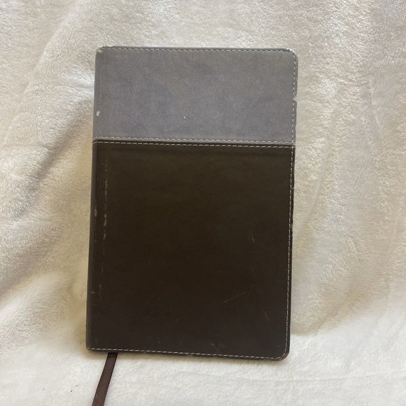 Holy Bible Zondervan NIV Gift Bible PURPLE Brown Italian Duo-Tone - Picture 1 of 8